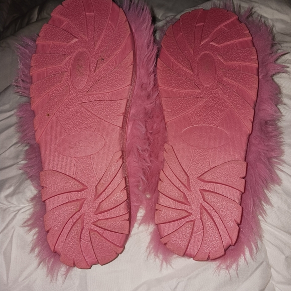 Barbie Pink Furry Slippers - Picture 8 of 8